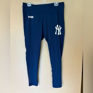 NY Yankees Major League Fitness Navy Blue Leggings with White Logo XL NWOT